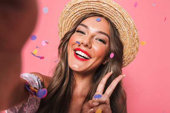 How to Get a Hollywood Smile Safely