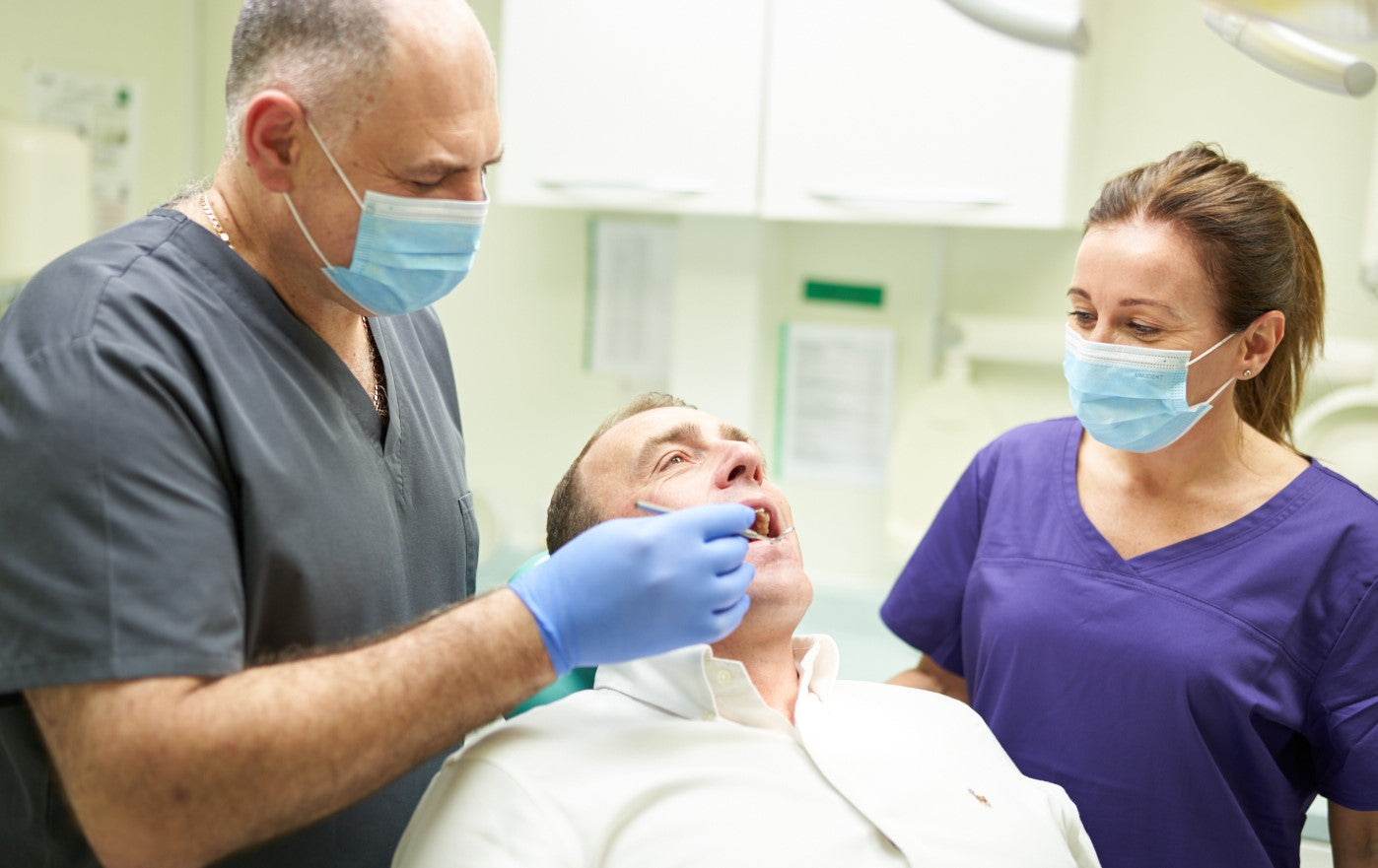 5 Signs It's Time to See a Dentist (Don't Ignore #3!)